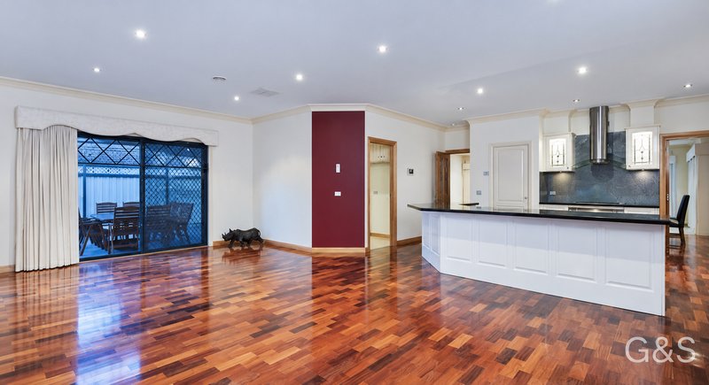 Photo - 19 Sumner Crescent, Point Cook VIC 3030 - Image 5
