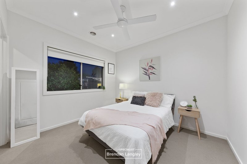 Photo - 19 Sundew Crescent, Pakenham VIC 3810 - Image 13