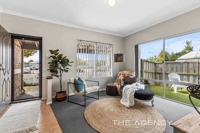 Photo - 19 Sunray Circle, Ellenbrook WA 6069 - Image 6