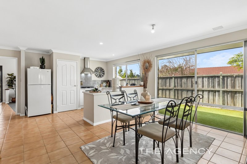 Photo - 19 Sunray Circle, Ellenbrook WA 6069 - Image 9