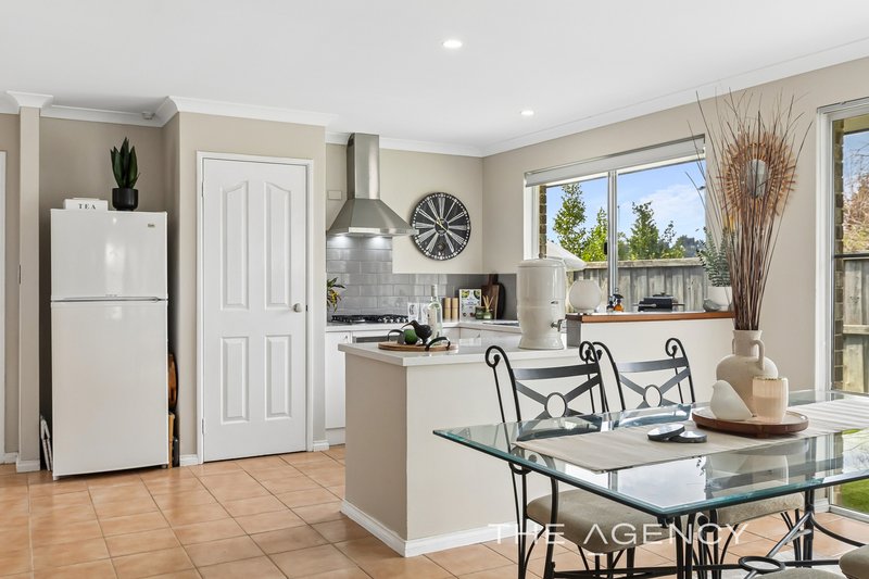 Photo - 19 Sunray Circle, Ellenbrook WA 6069 - Image 10