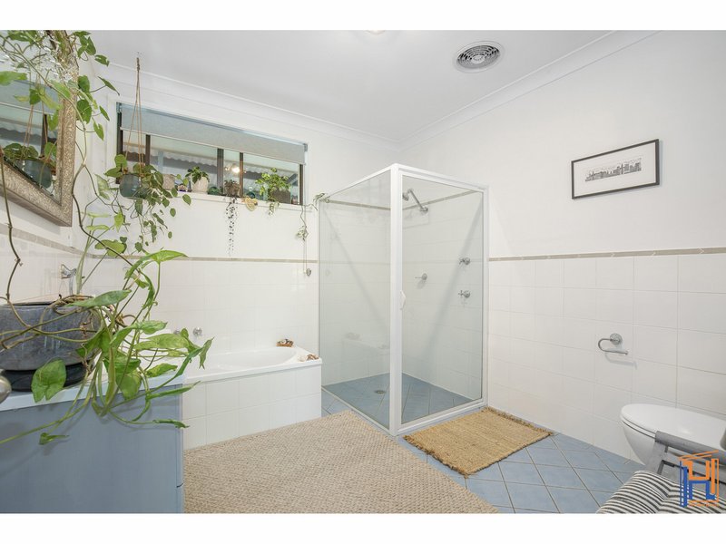 Photo - 19 Sutherland Avenue, Armidale NSW 2350 - Image 10