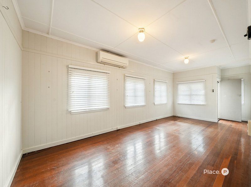 Photo - 19 Sutton Street, Redcliffe QLD 4020 - Image 5