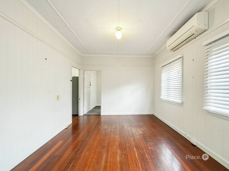 Photo - 19 Sutton Street, Redcliffe QLD 4020 - Image 6