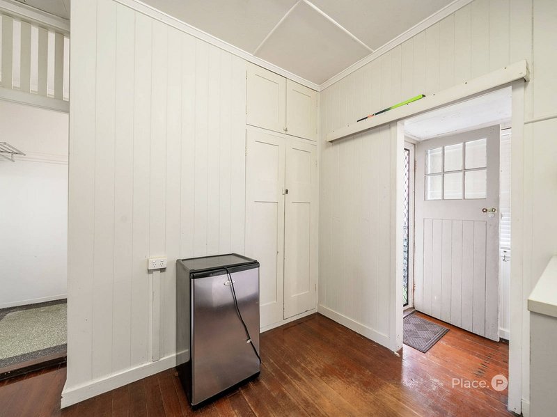 Photo - 19 Sutton Street, Redcliffe QLD 4020 - Image 10