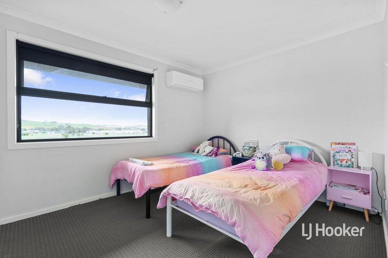 Photo - 19 Swagman Walk, Wollert VIC 3750 - Image 9