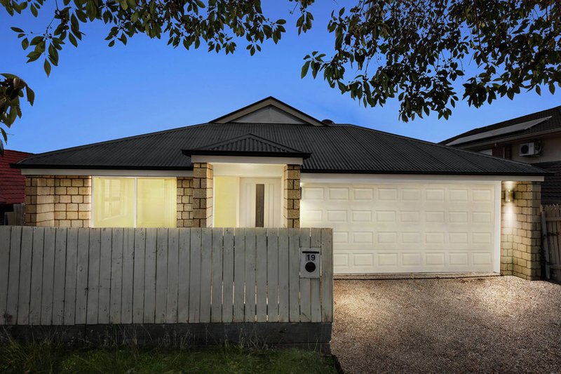 19 Swallowtail Crescent, Springfield Lakes QLD 4300