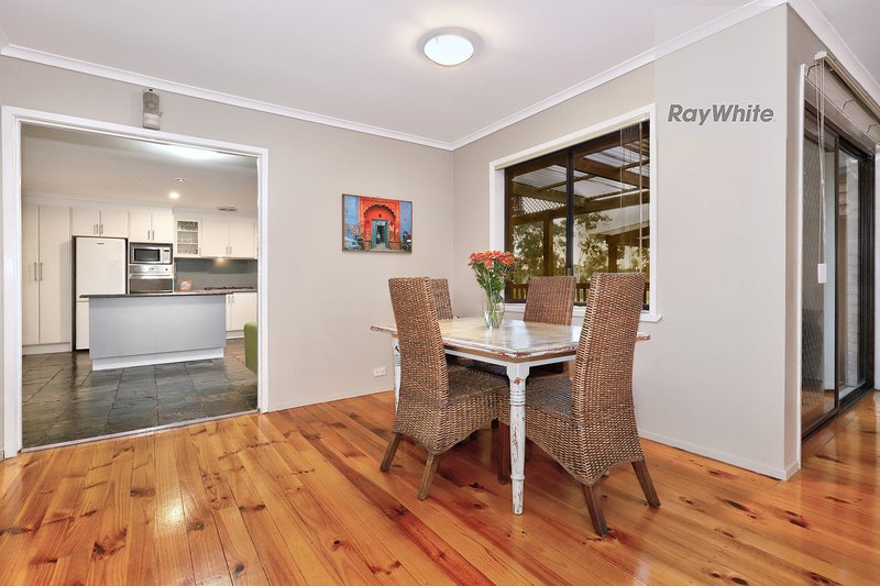 Photo - 19 Swan Avenue, Westmeadows VIC 3049 - Image 6