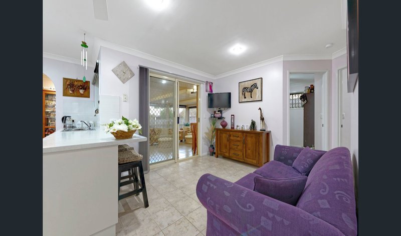 Photo - 19 Swan Drive, Kalkie QLD 4670 - Image 2