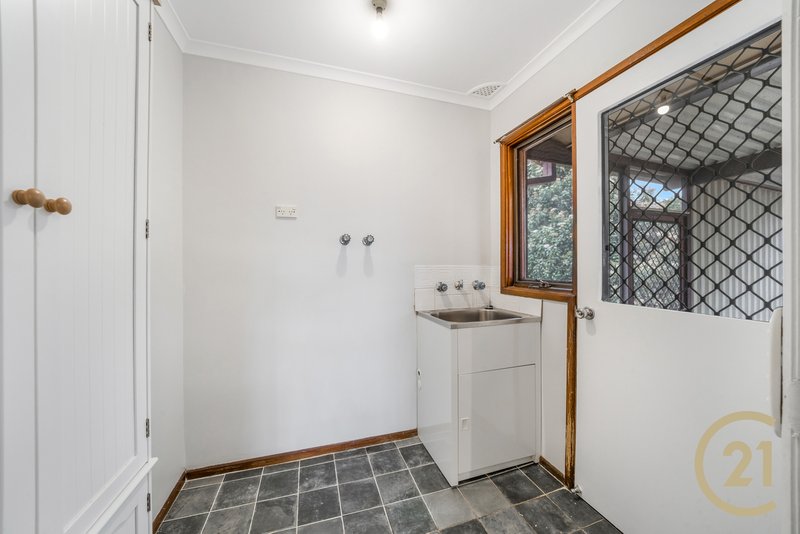 Photo - 19 Swinborne Crescent, Wetherill Park NSW 2164 - Image 11