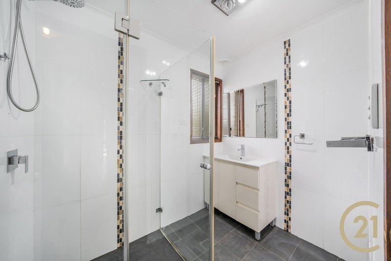 Photo - 19 Swinborne Crescent, Wetherill Park NSW 2164 - Image 12