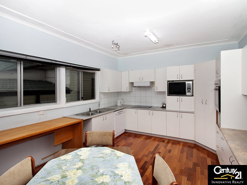 Photo - 19 Taloma Street, Picnic Point NSW 2213 - Image 2