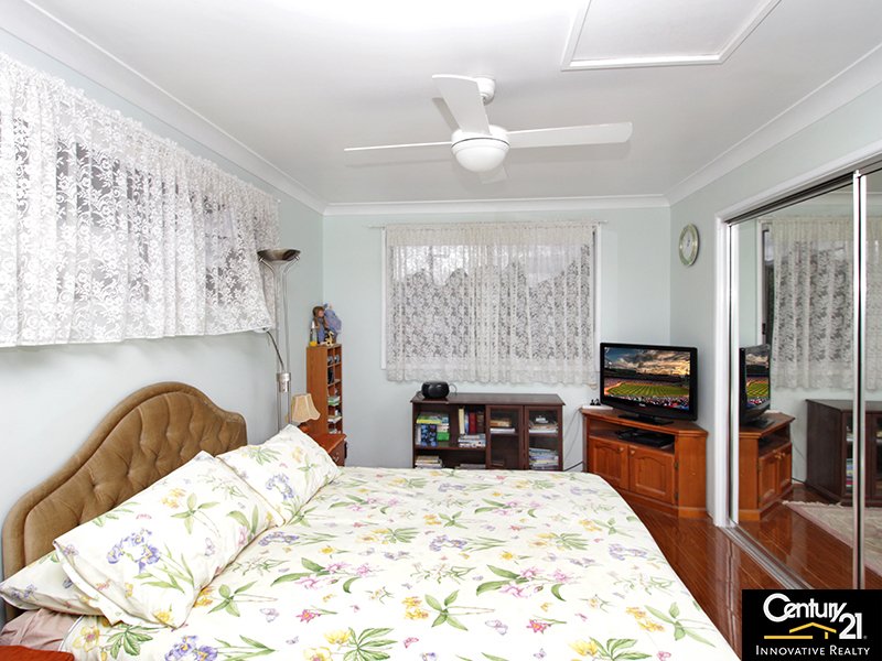 Photo - 19 Taloma Street, Picnic Point NSW 2213 - Image 6