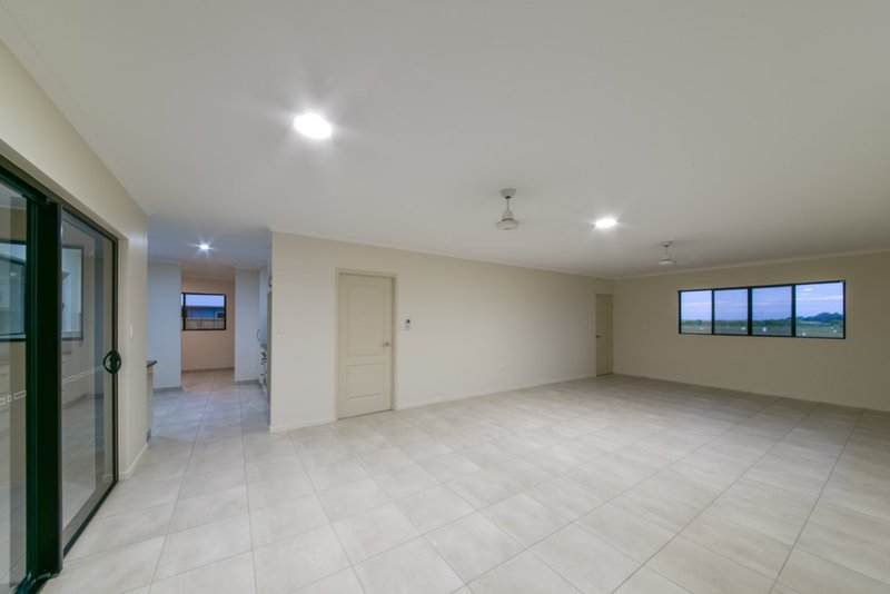 Photo - 19 Tamarind Crescent, Proserpine QLD 4800 - Image 7