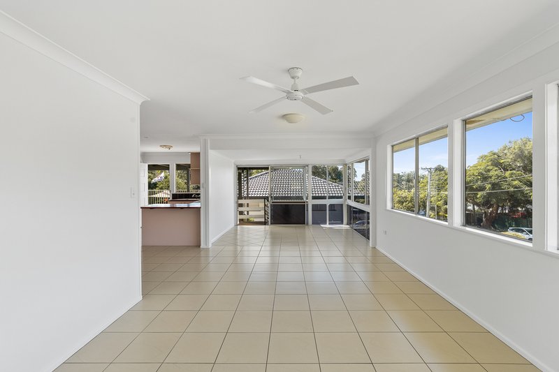 Photo - 19 Tanderra Street, Bracken Ridge QLD 4017 - Image 4