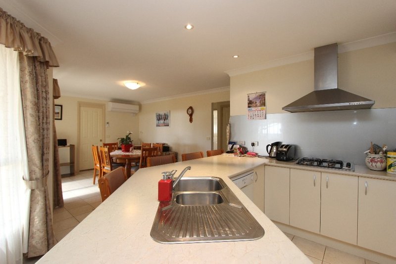 Photo - 19 Tandora Street, Kelso NSW 2795 - Image 7