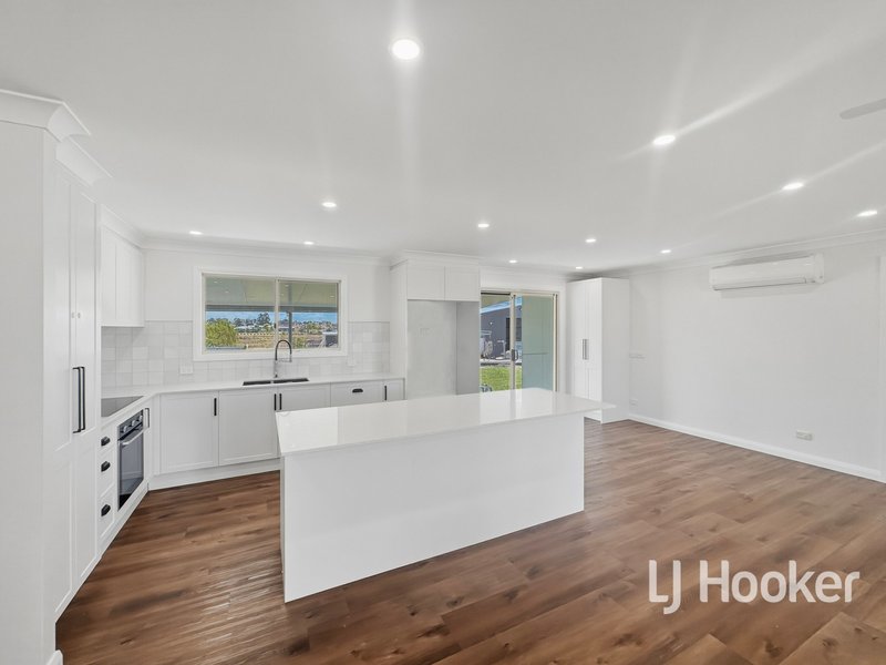 Photo - 19 Taylor Avenue, Inverell NSW 2360 - Image 4