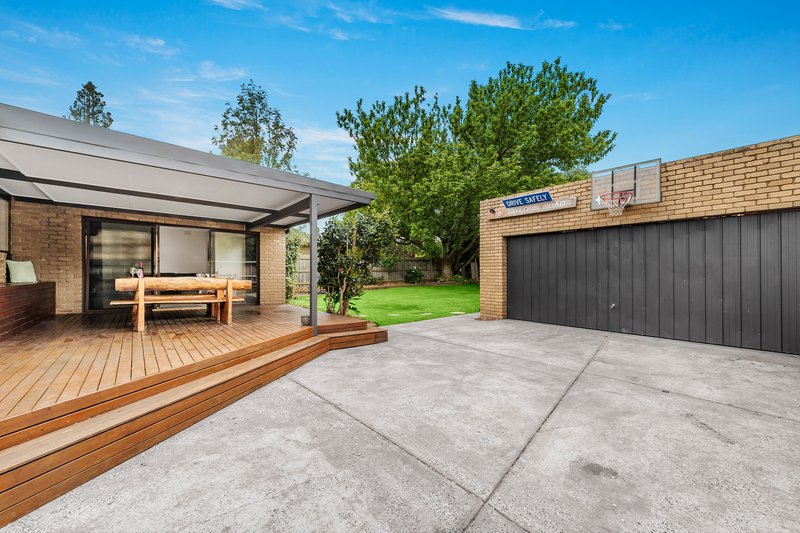 Photo - 19 Taylors Road, Croydon VIC 3136 - Image 13