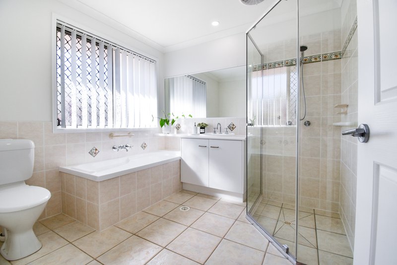 Photo - 19 Teasel Square, Currimundi QLD 4551 - Image 10