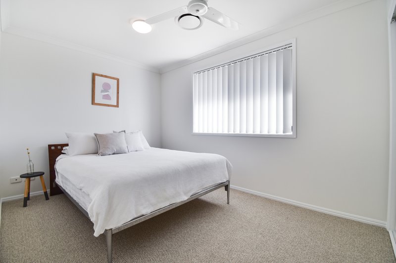 Photo - 19 Teasel Square, Currimundi QLD 4551 - Image 11