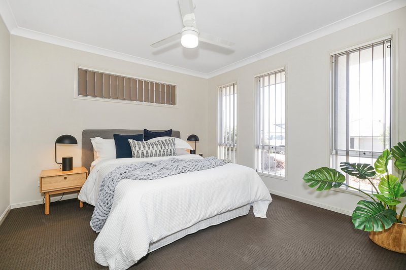 Photo - 19 Tenyo Street, Cameron Park NSW 2285 - Image 7