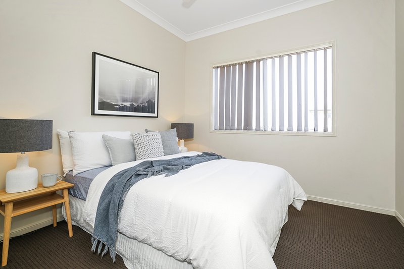 Photo - 19 Tenyo Street, Cameron Park NSW 2285 - Image 10