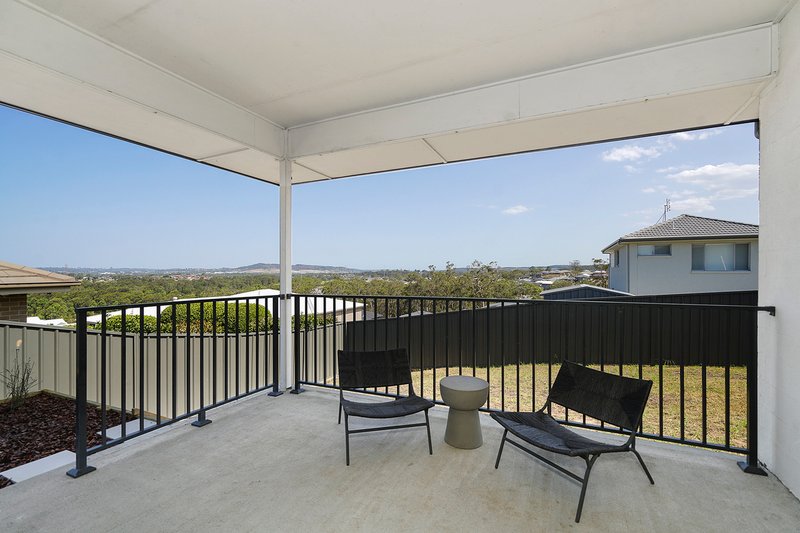 Photo - 19 Tenyo Street, Cameron Park NSW 2285 - Image 16