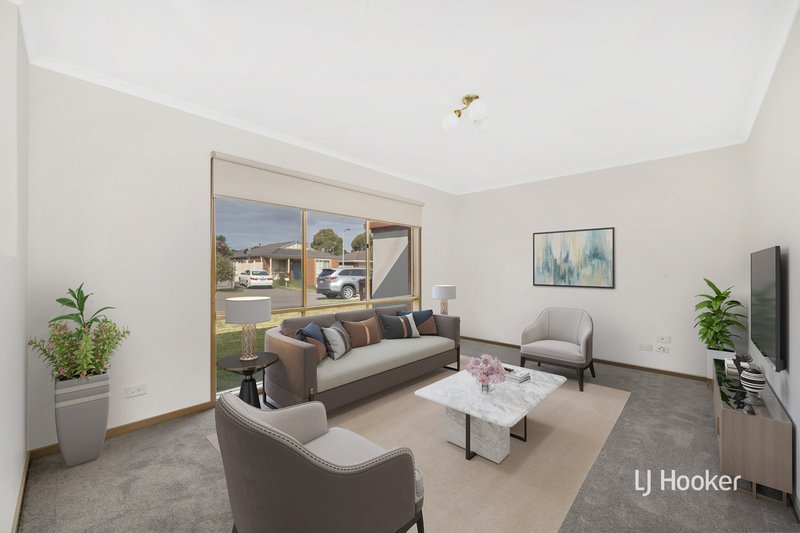 Photo - 19 The Glade, Hampton Park VIC 3976 - Image 2