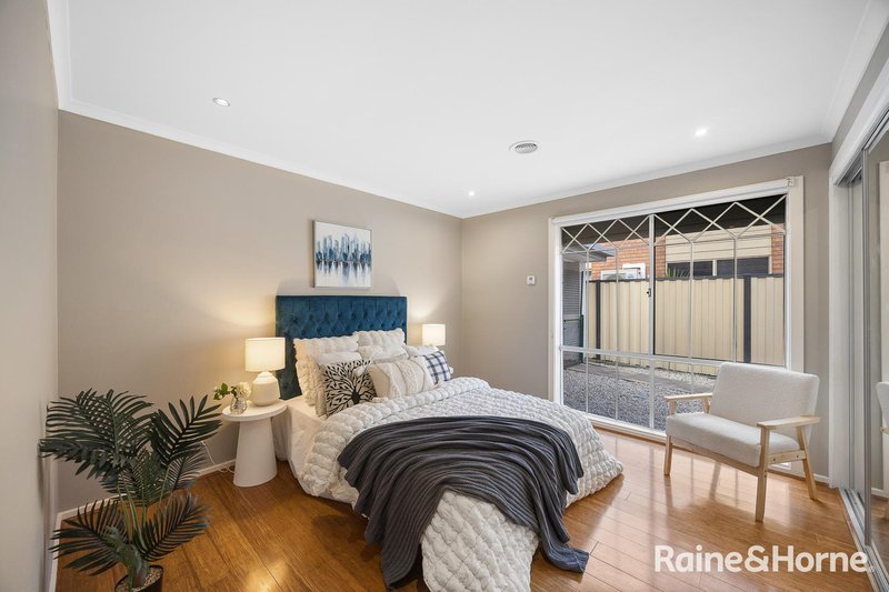 Photo - 19 Thistle Court, Delahey VIC 3037 - Image 11