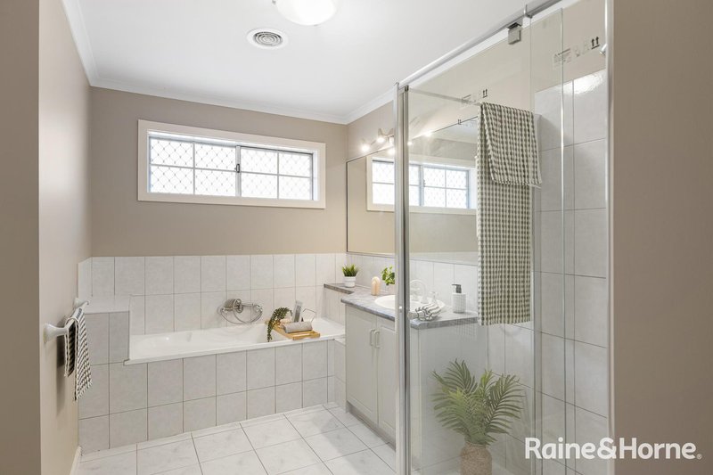 Photo - 19 Thistle Court, Delahey VIC 3037 - Image 12