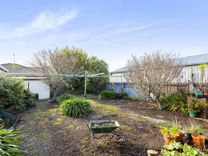 Photo - 19 Thomson Boulevard, St Leonards VIC 3223 - Image 9