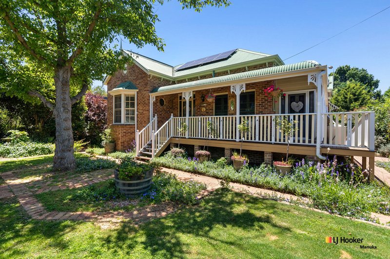 Photo - 19 Thorpe Avenue, Queanbeyan NSW 2620 - Image 2