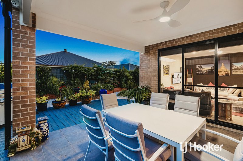 Photo - 19 Titania Street, Riverstone NSW 2765 - Image 15