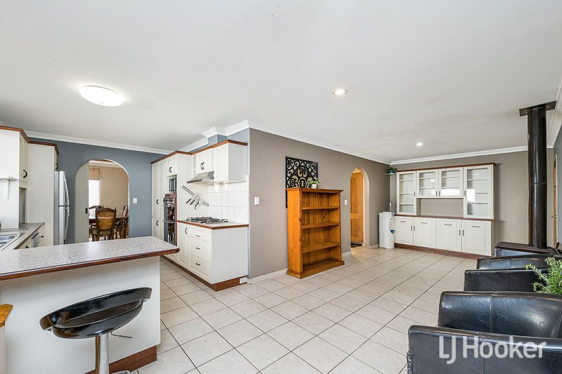 Photo - 19 Toongabbie Way, Armadale WA 6112 - Image 5