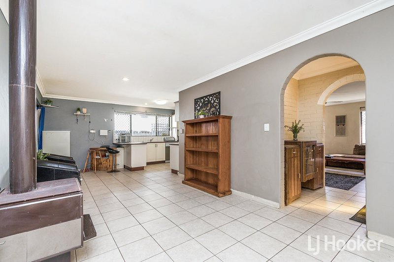 Photo - 19 Toongabbie Way, Armadale WA 6112 - Image 6