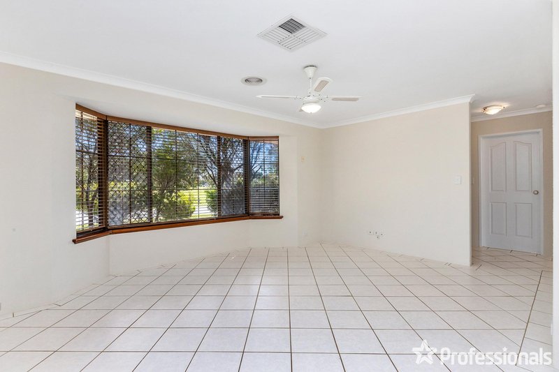 Photo - 19 Torcross Street, Warnbro WA 6169 - Image 8