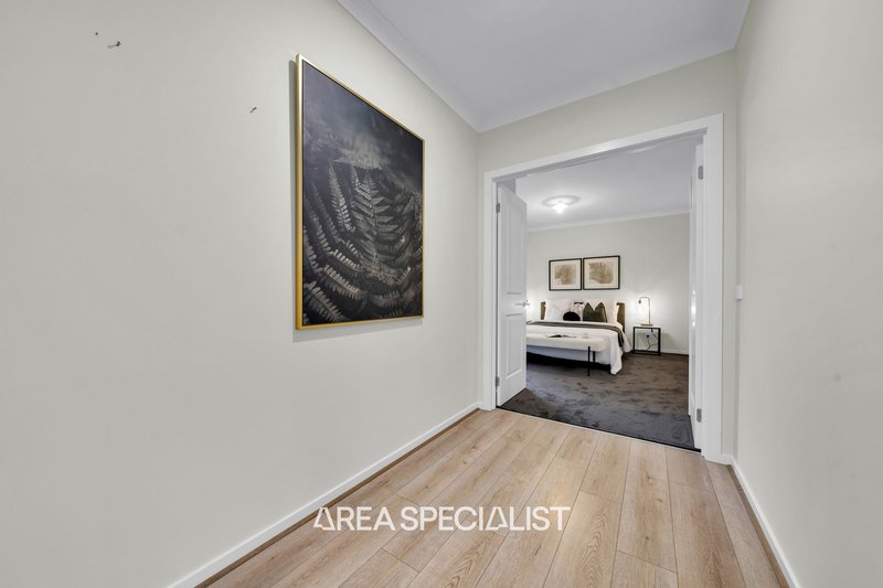 Photo - 19 Totterdown Way, Werribee VIC 3030 - Image 3