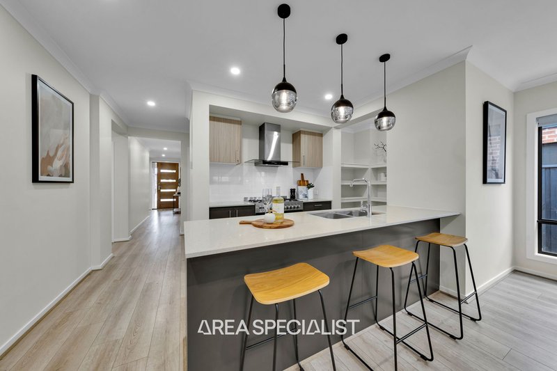 Photo - 19 Totterdown Way, Werribee VIC 3030 - Image 7