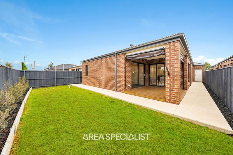 Photo - 19 Totterdown Way, Werribee VIC 3030 - Image 17