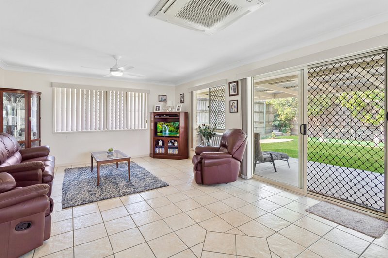 Photo - 19 Townley Drive, North Lakes QLD 4509 - Image 2