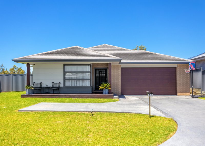 19 Tropicbird Crescent, Old Bar NSW 2430