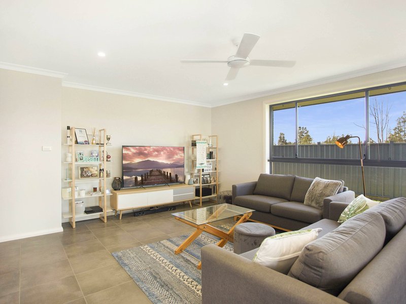 Photo - 19 Tropicbird Crescent, Old Bar NSW 2430 - Image 4