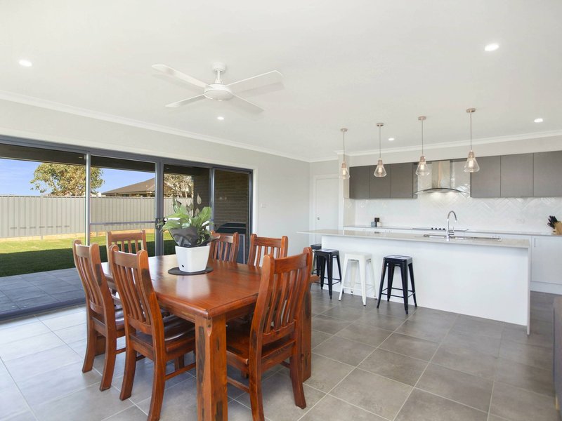 Photo - 19 Tropicbird Crescent, Old Bar NSW 2430 - Image 6