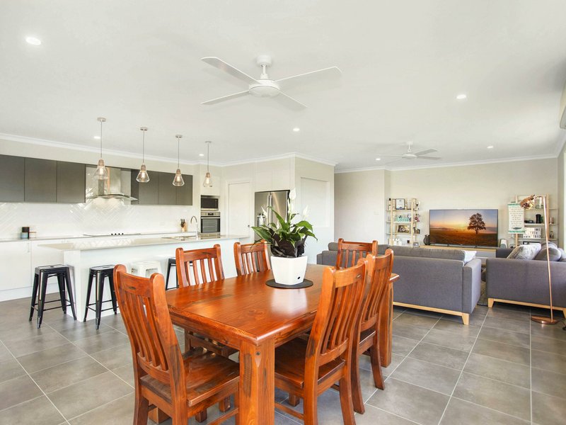 Photo - 19 Tropicbird Crescent, Old Bar NSW 2430 - Image 7