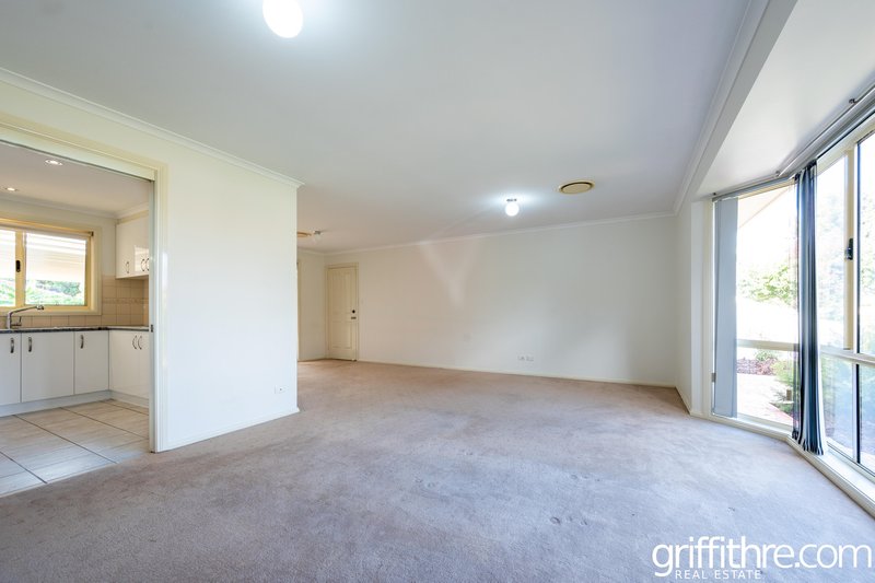 Photo - 19 Tubbo Crescent, Griffith NSW 2680 - Image 4