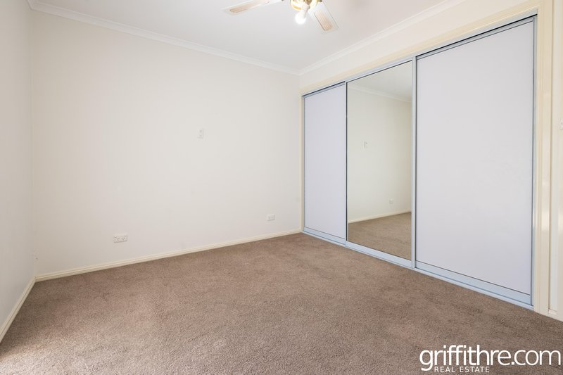 Photo - 19 Tubbo Crescent, Griffith NSW 2680 - Image 10