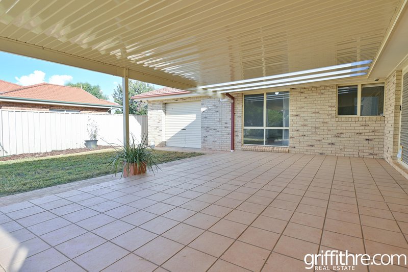 Photo - 19 Tubbo Crescent, Griffith NSW 2680 - Image 15