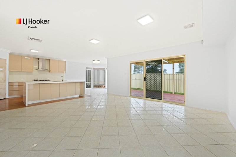 Photo - 19 Ulladulla Street, Prestons NSW 2170 - Image 4