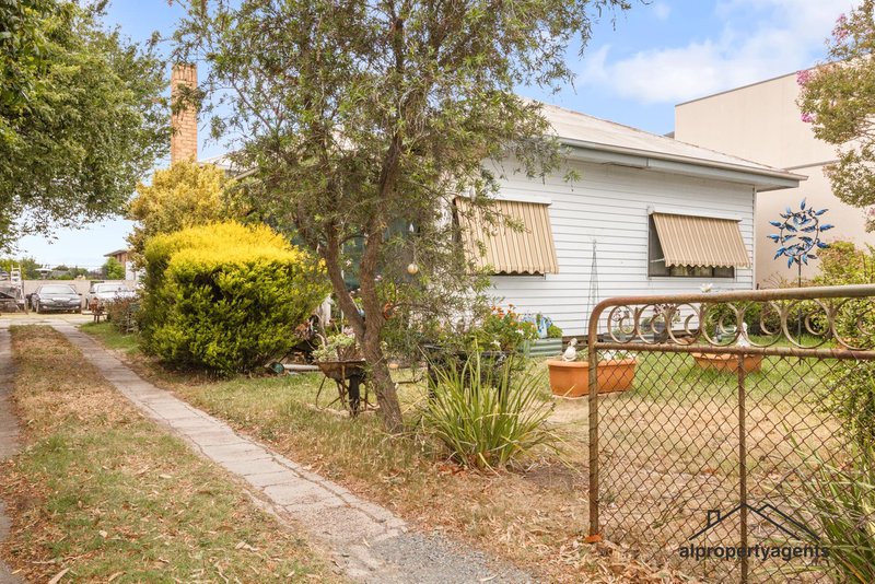 19 Urquhart Street, Horsham VIC 3400