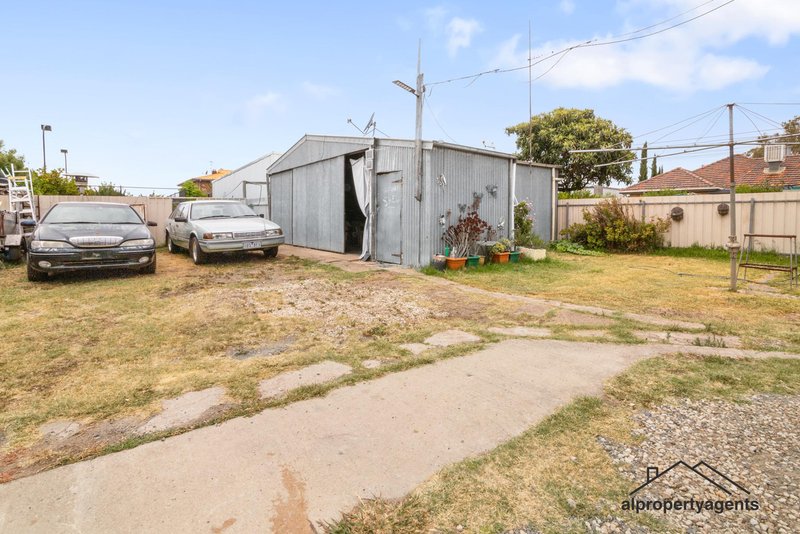 Photo - 19 Urquhart Street, Horsham VIC 3400 - Image 11